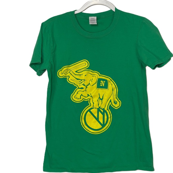 Gildan Other - Oakland Athletics A'S Elephant Green and Yellow T-Shirt Small